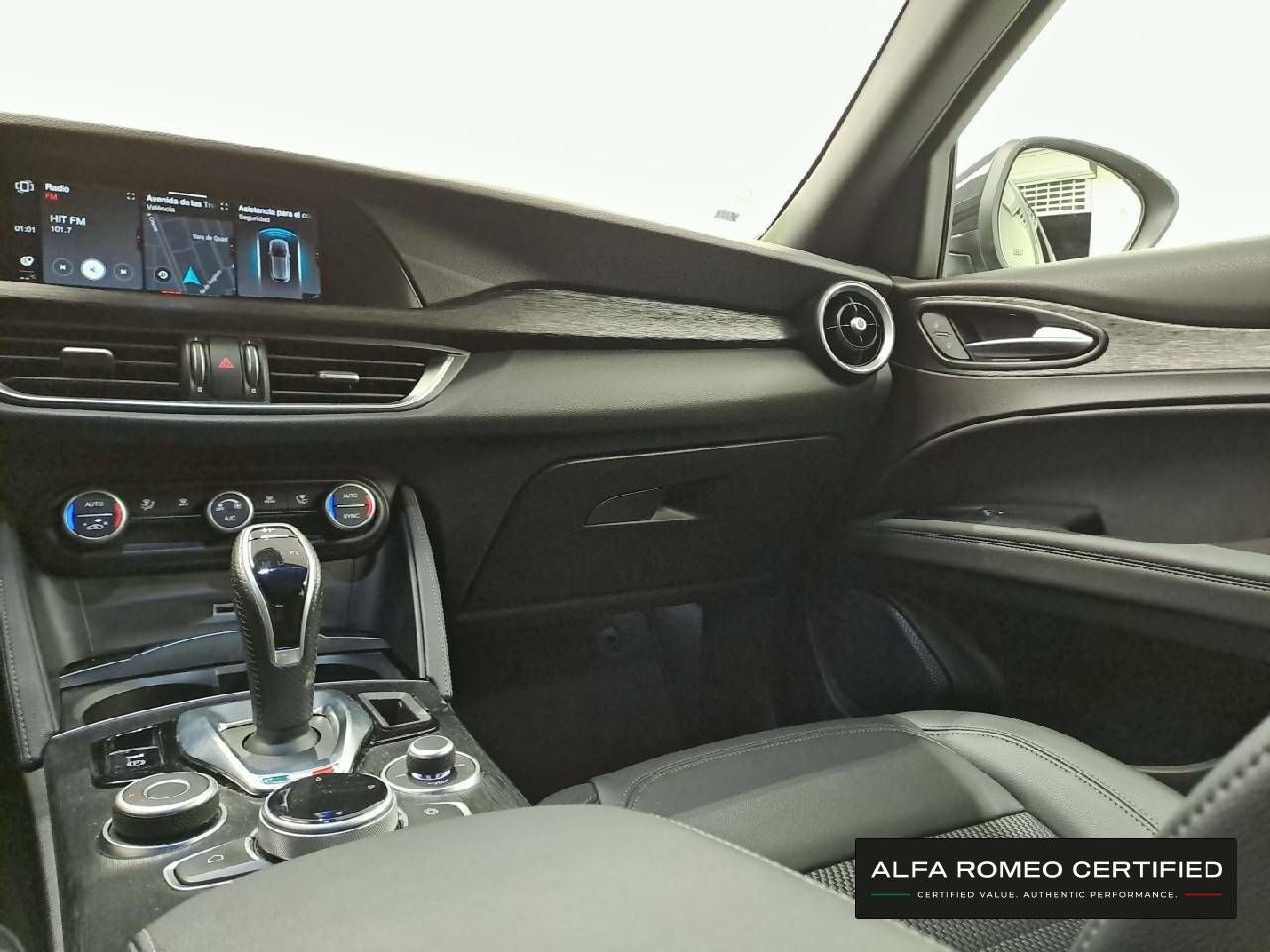 Foto Alfa Romeo Stelvio 23