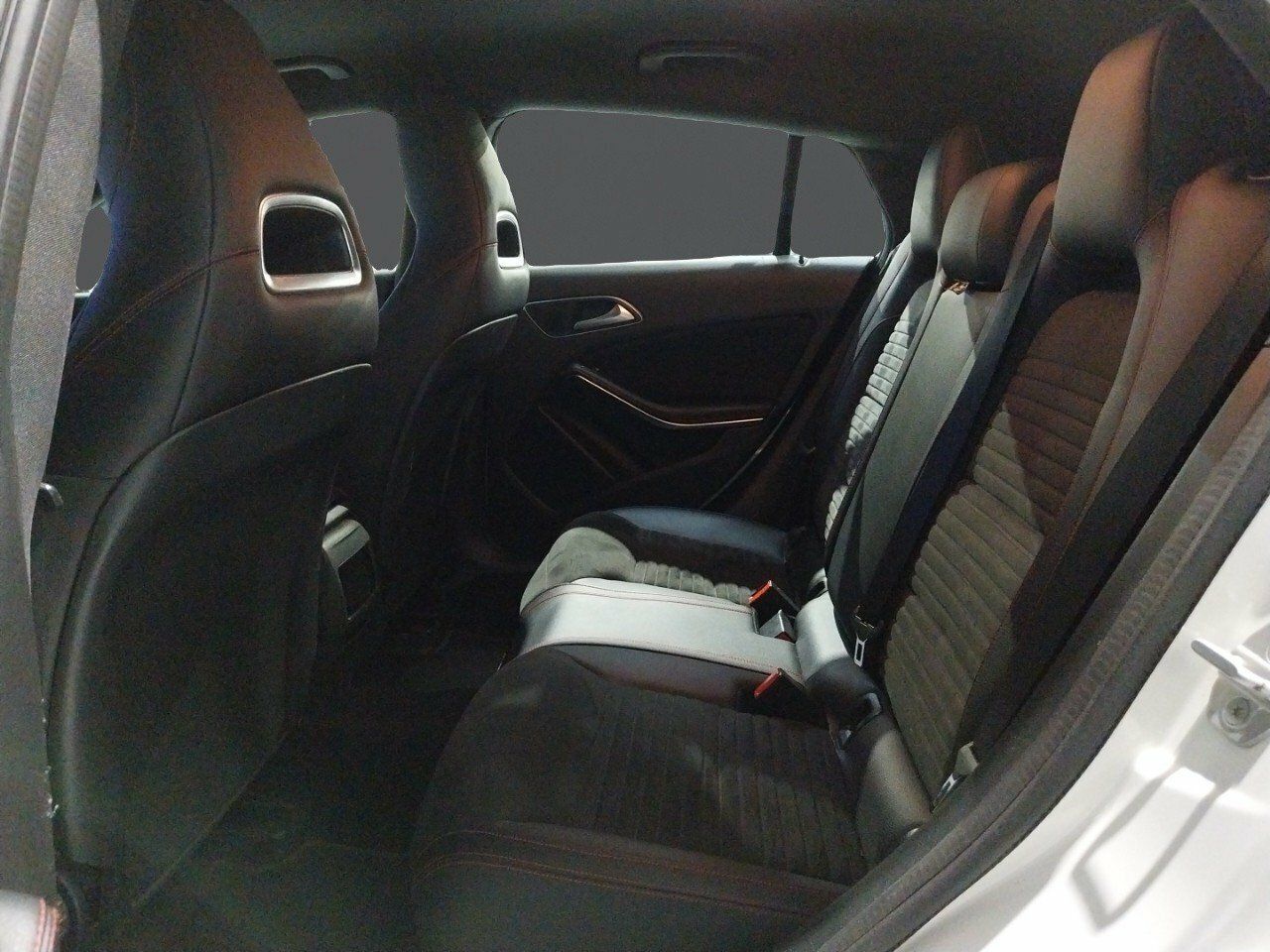 Foto Mercedes-Benz Clase CLA 10