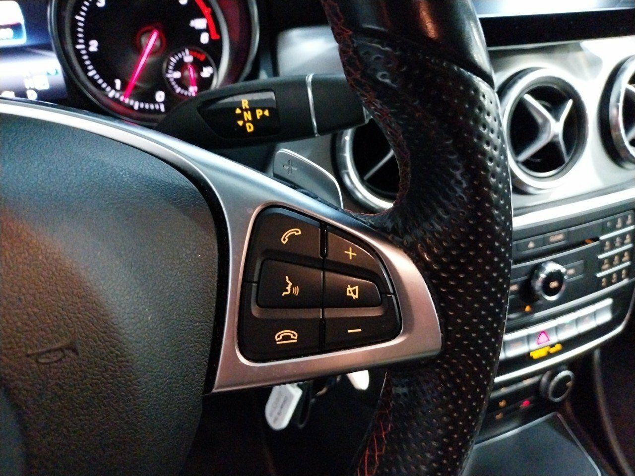 Foto Mercedes-Benz Clase CLA 13