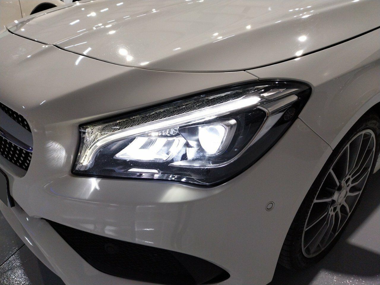 Foto Mercedes-Benz Clase CLA 27