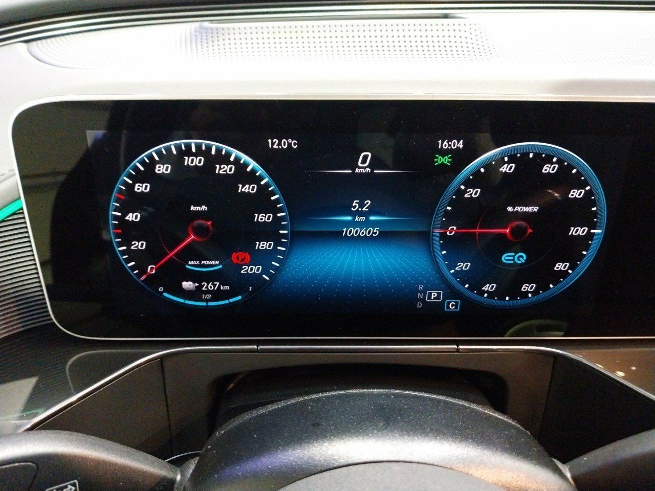 Foto Mercedes-Benz EQC 8