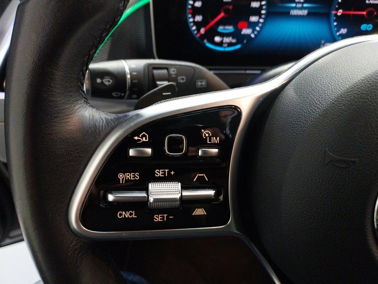Foto Mercedes-Benz EQC 12