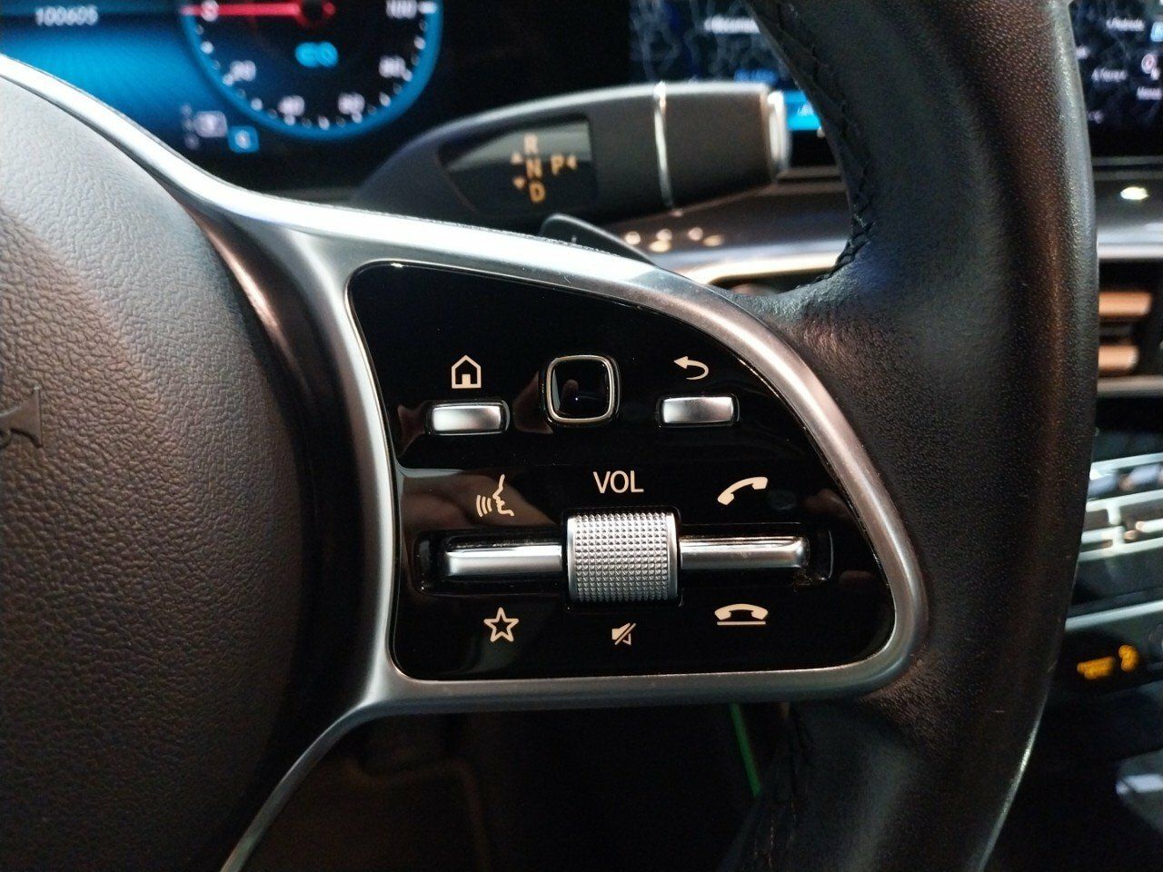 Foto Mercedes-Benz EQC 13