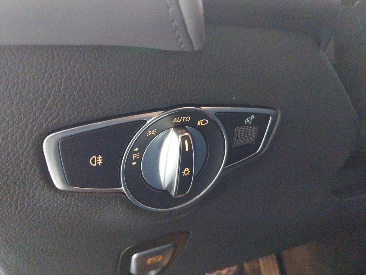 Foto Mercedes-Benz EQC 14