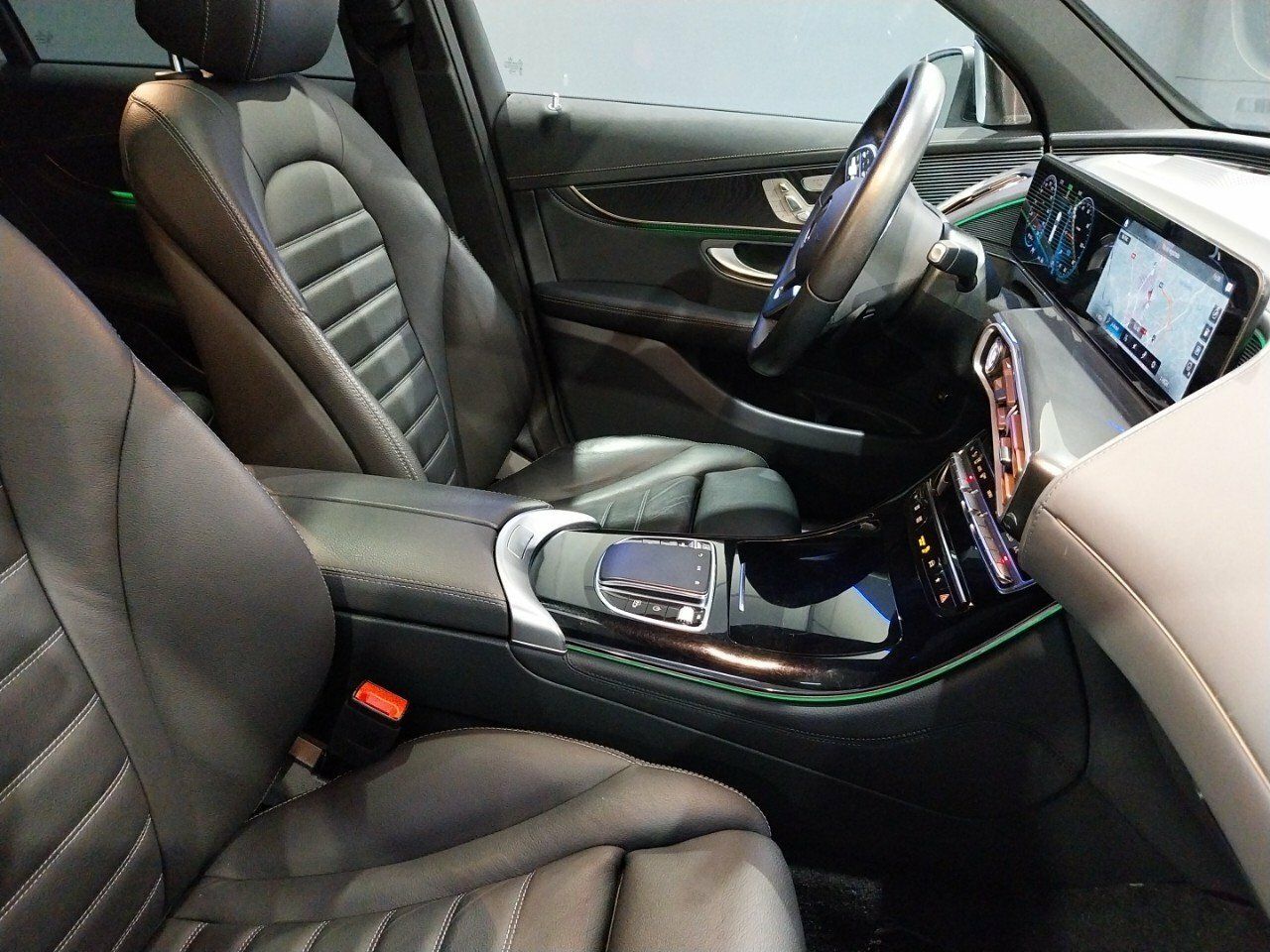 Foto Mercedes-Benz EQC 22