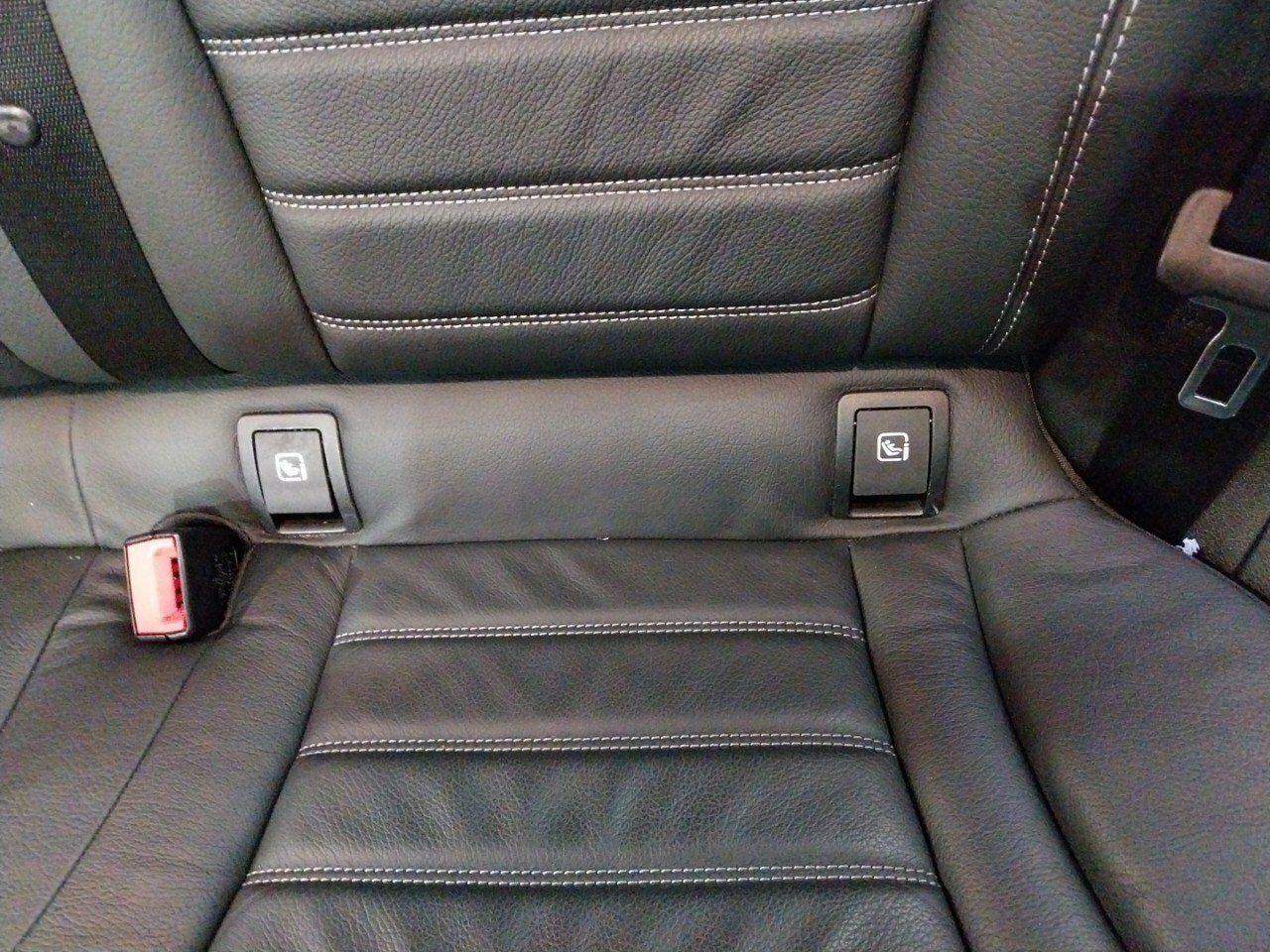 Foto Mercedes-Benz EQC 23