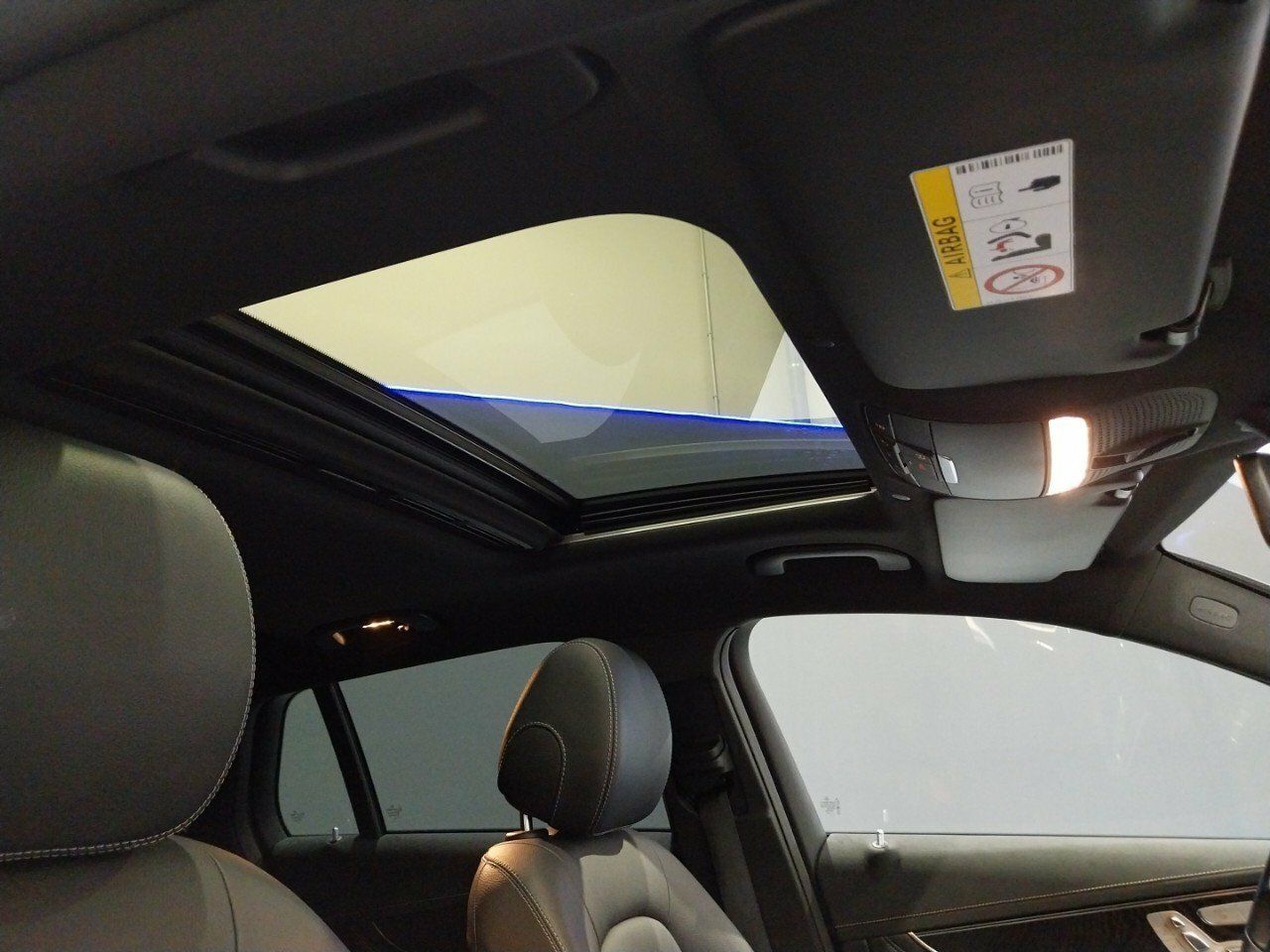 Foto Mercedes-Benz EQC 33