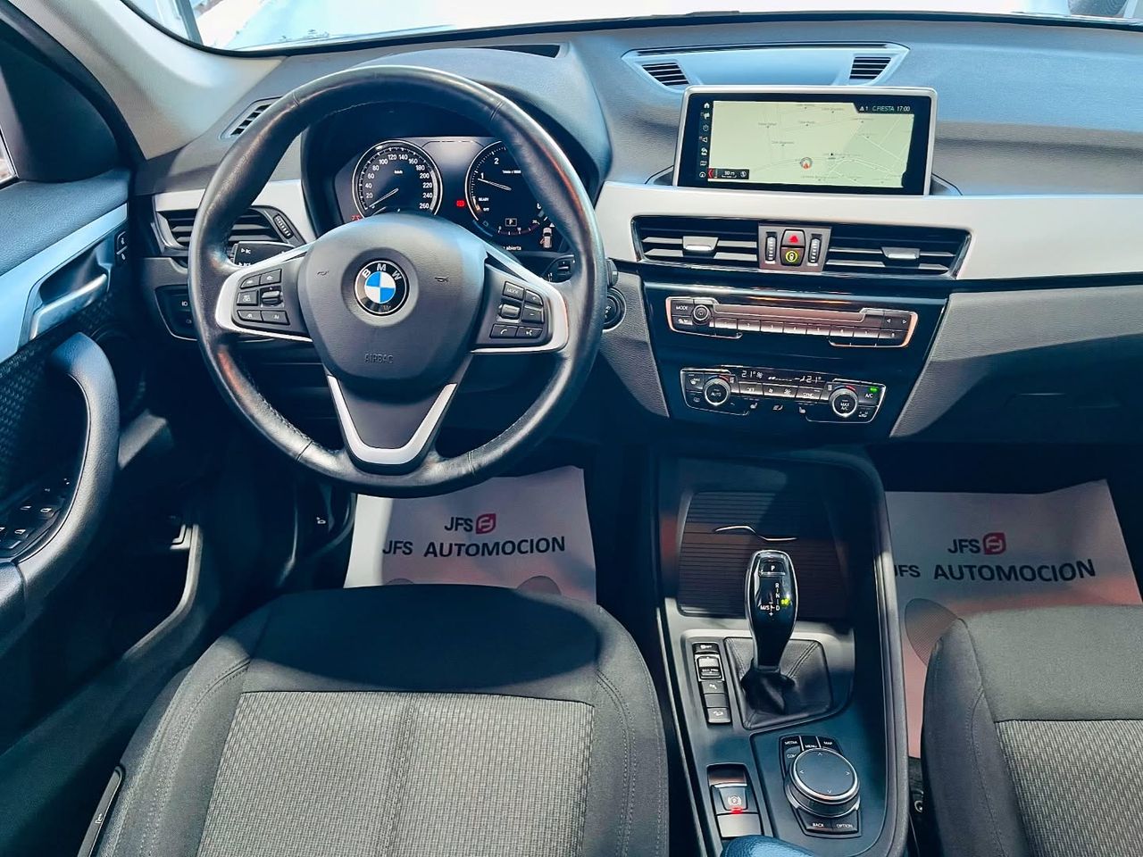 Foto BMW X1 9