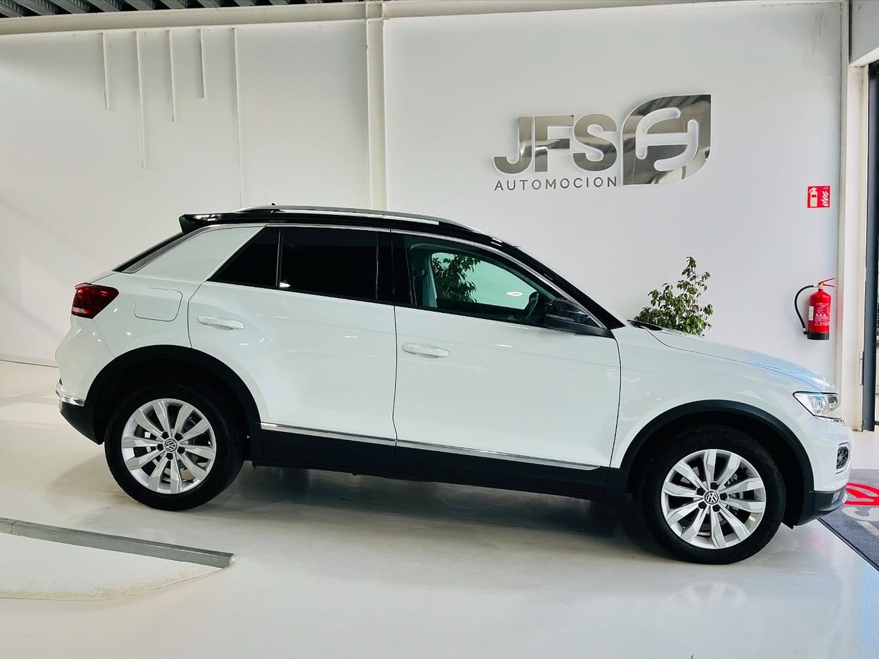 Foto Volkswagen T-Roc 4