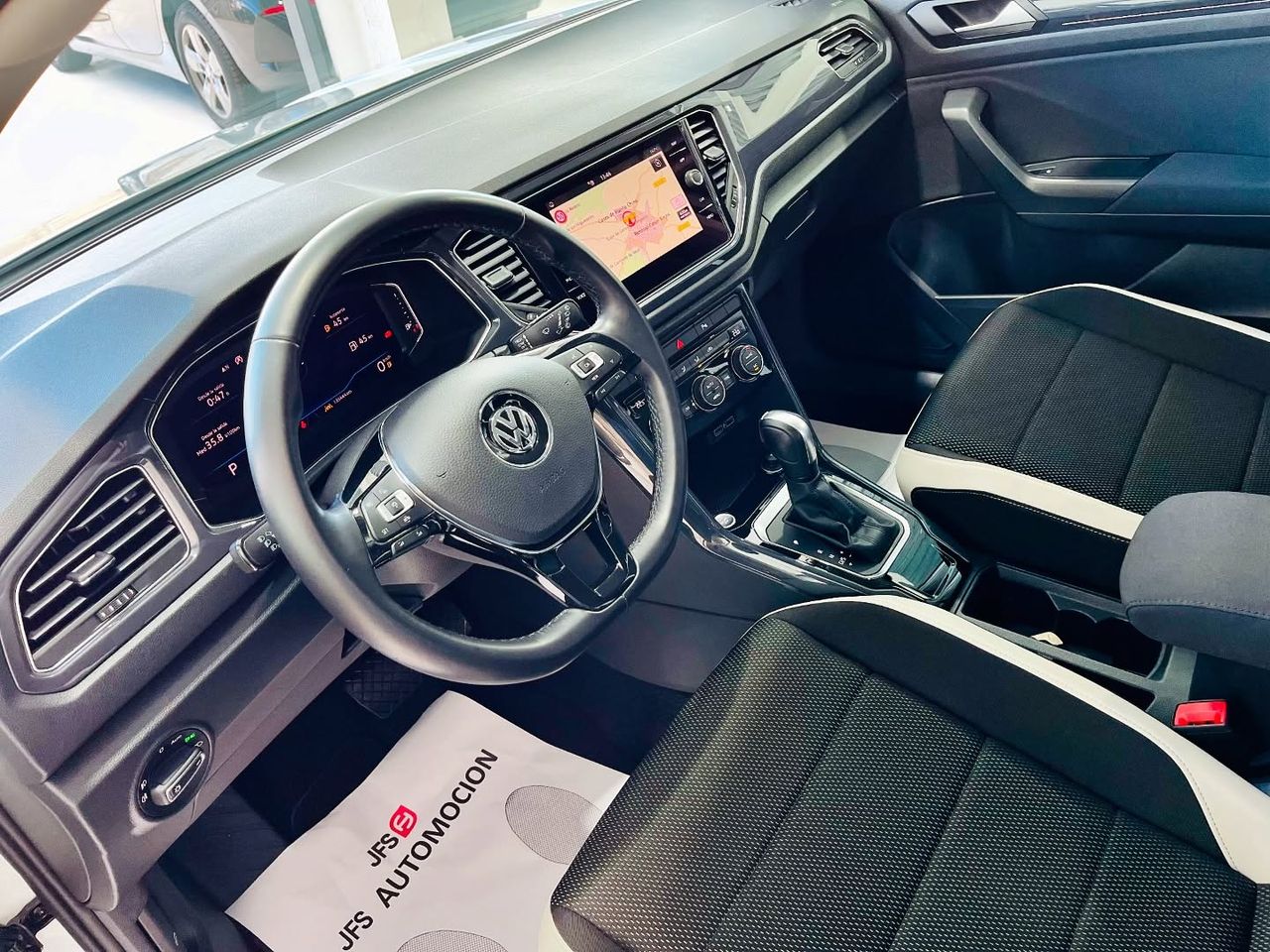Foto Volkswagen T-Roc 8
