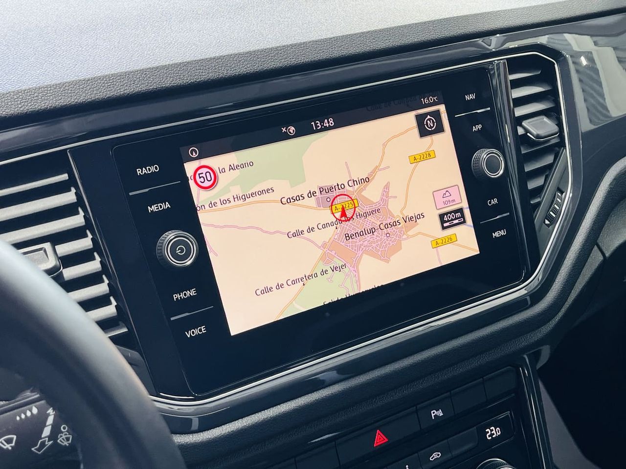 Foto Volkswagen T-Roc 16