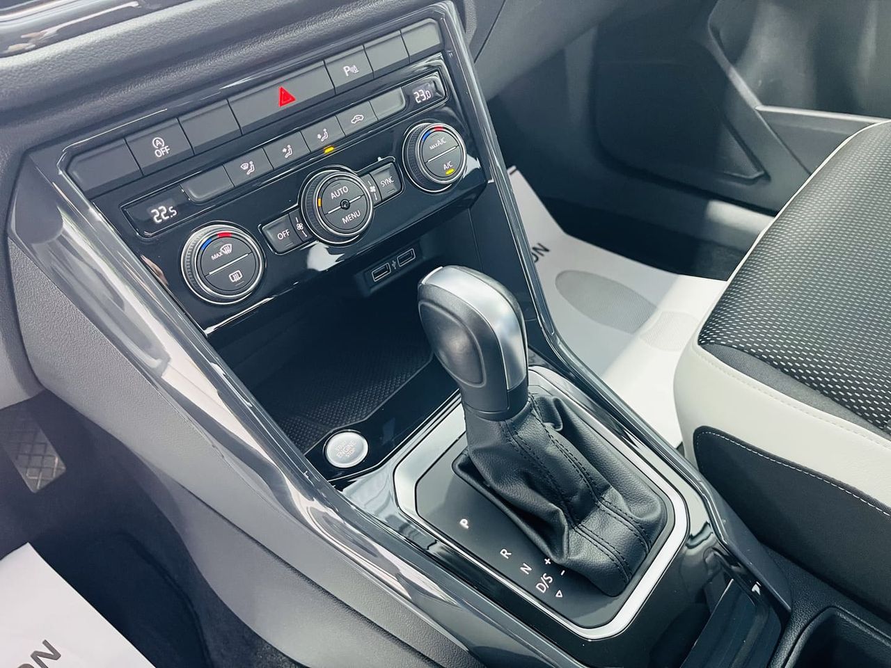 Foto Volkswagen T-Roc 18