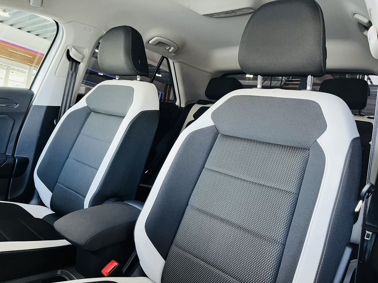 Foto Volkswagen T-Roc 19