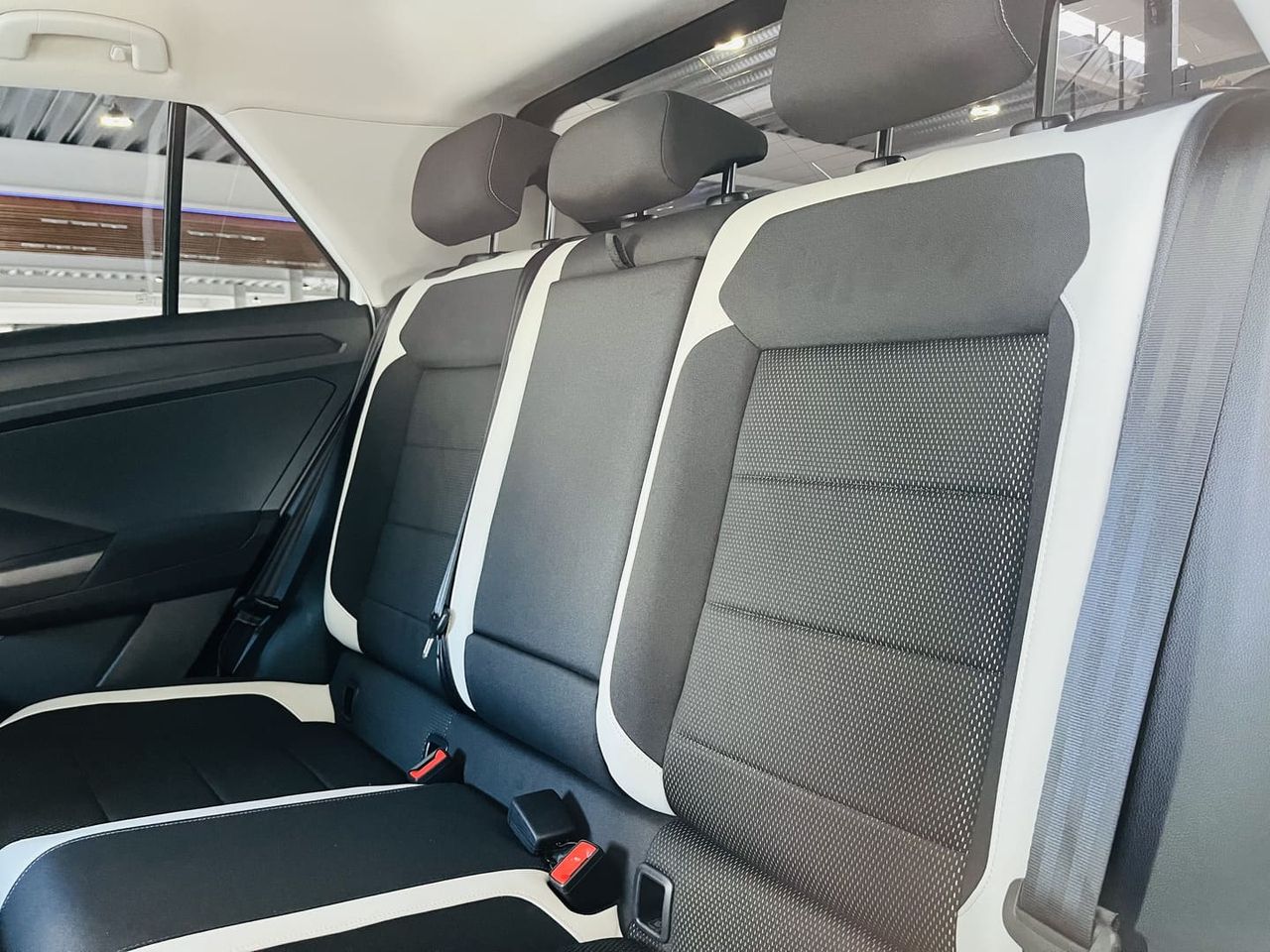 Foto Volkswagen T-Roc 20