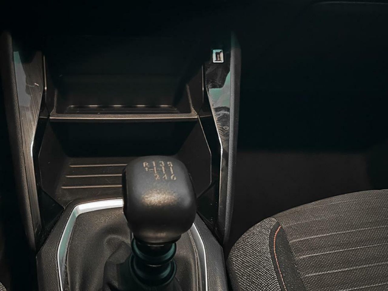 Foto Peugeot 208 11