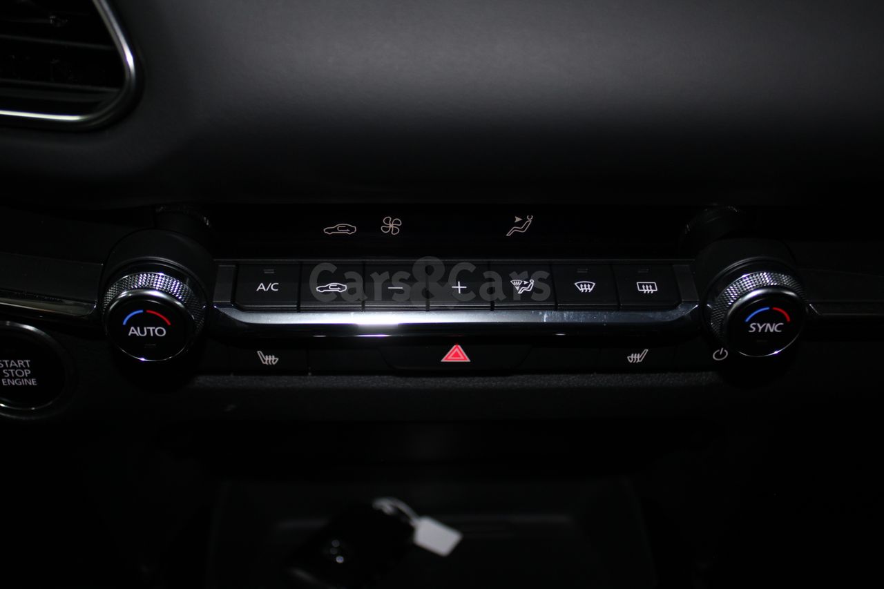Foto Mazda CX-30 8