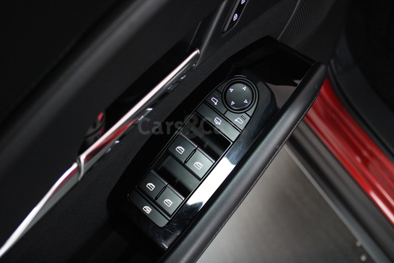 Foto Mazda CX-30 12
