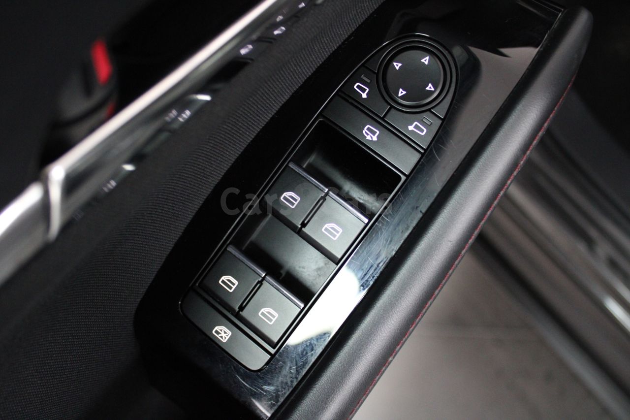 Foto Mazda CX-30 12