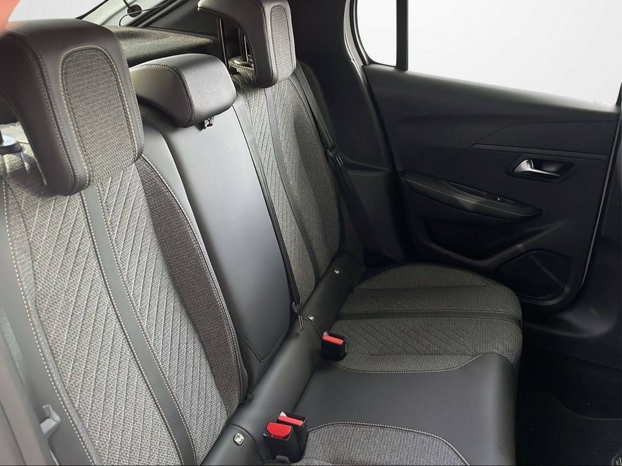 Foto Peugeot 208 11