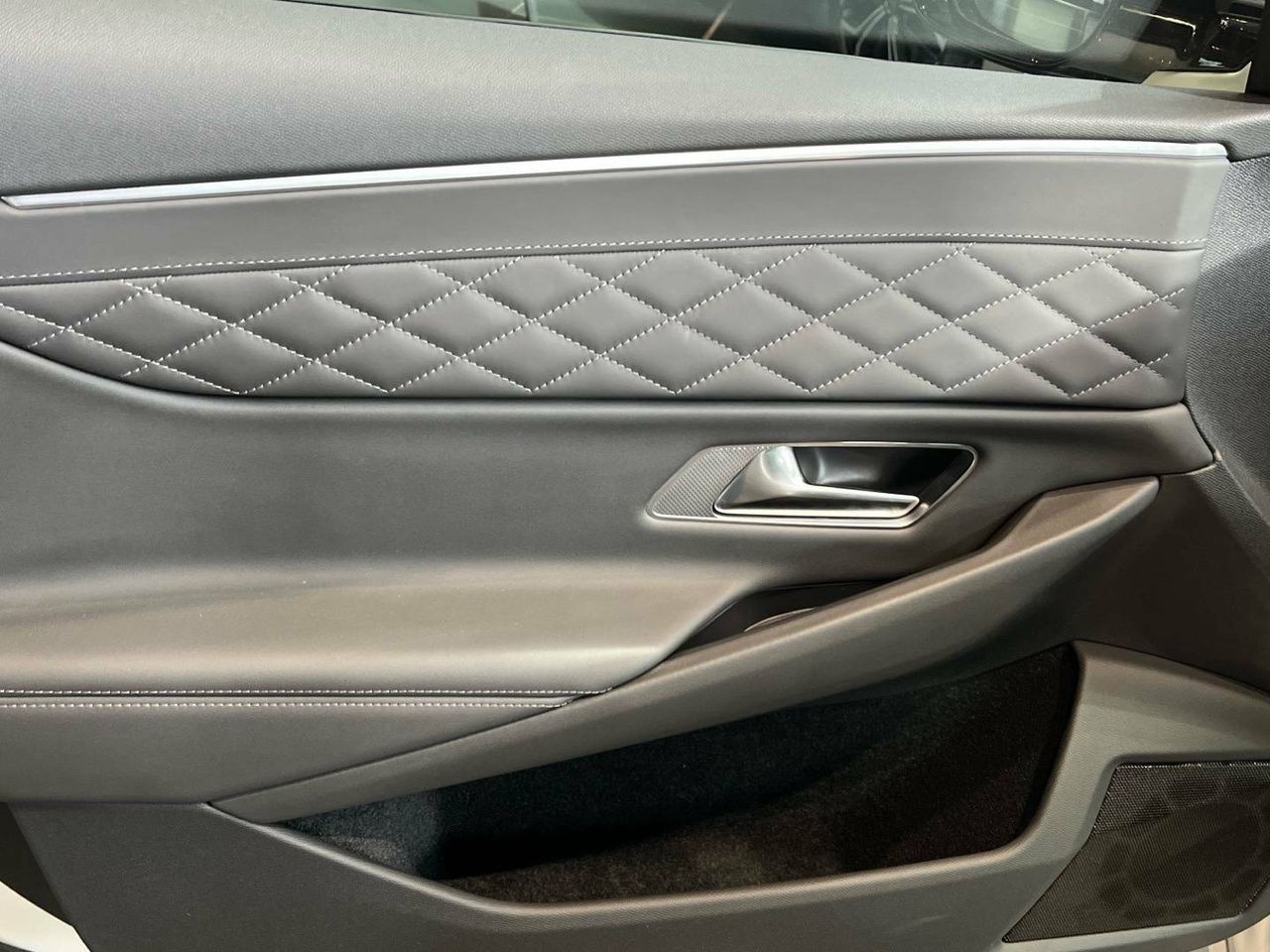 Foto DS Automobiles DS 9 14