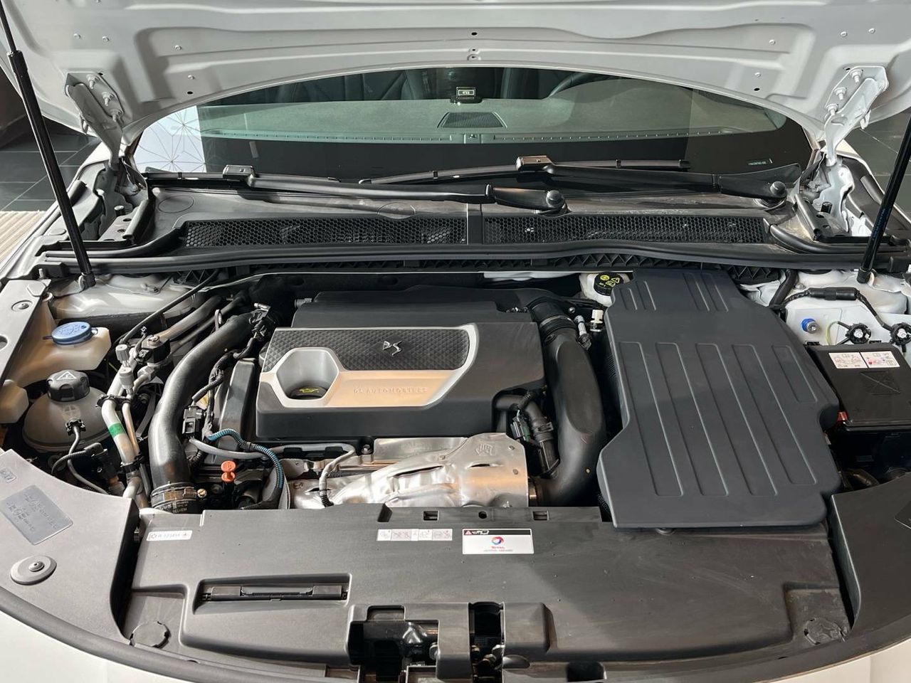 Foto DS Automobiles DS 9 15