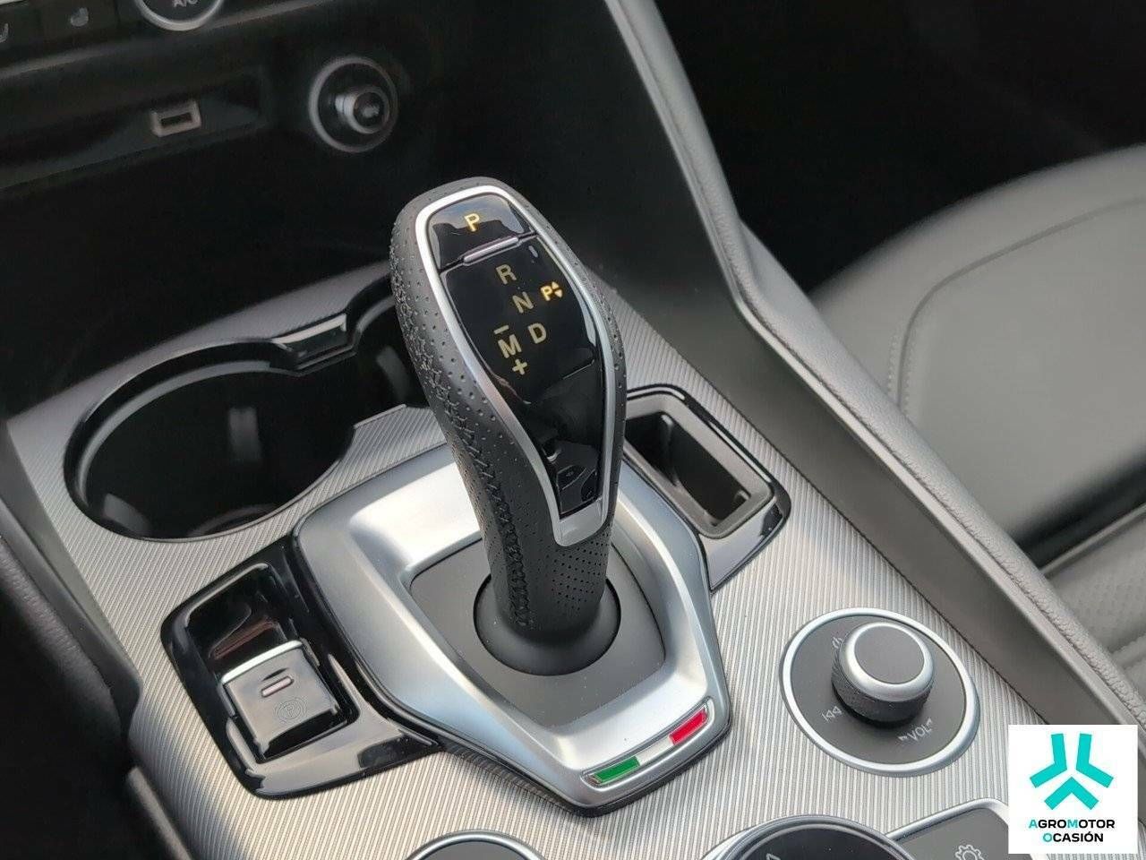 Foto Alfa Romeo Giulia 14