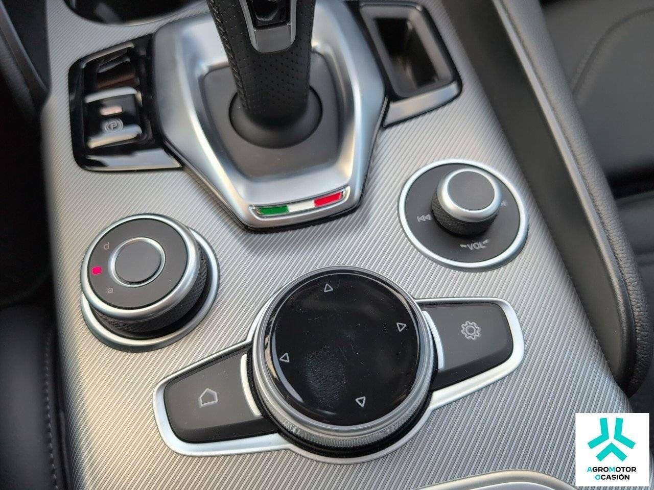 Foto Alfa Romeo Giulia 38