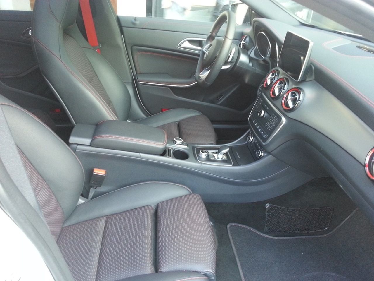 Foto Mercedes-Benz Clase CLA 11