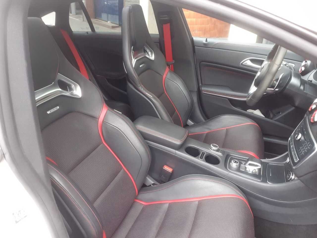 Foto Mercedes-Benz Clase CLA 10