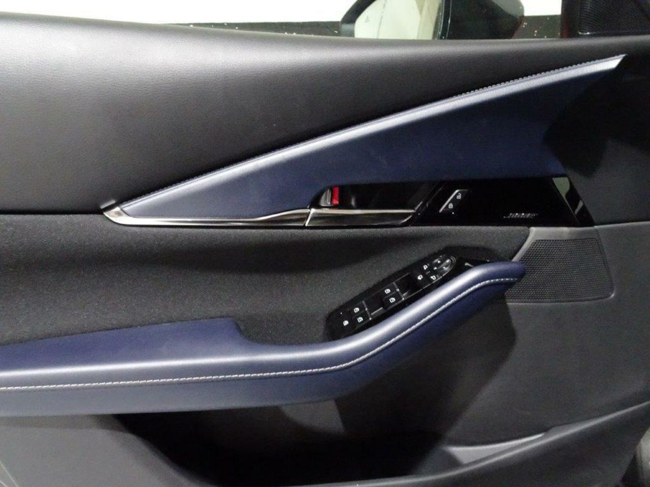 Foto Mazda CX-30 12
