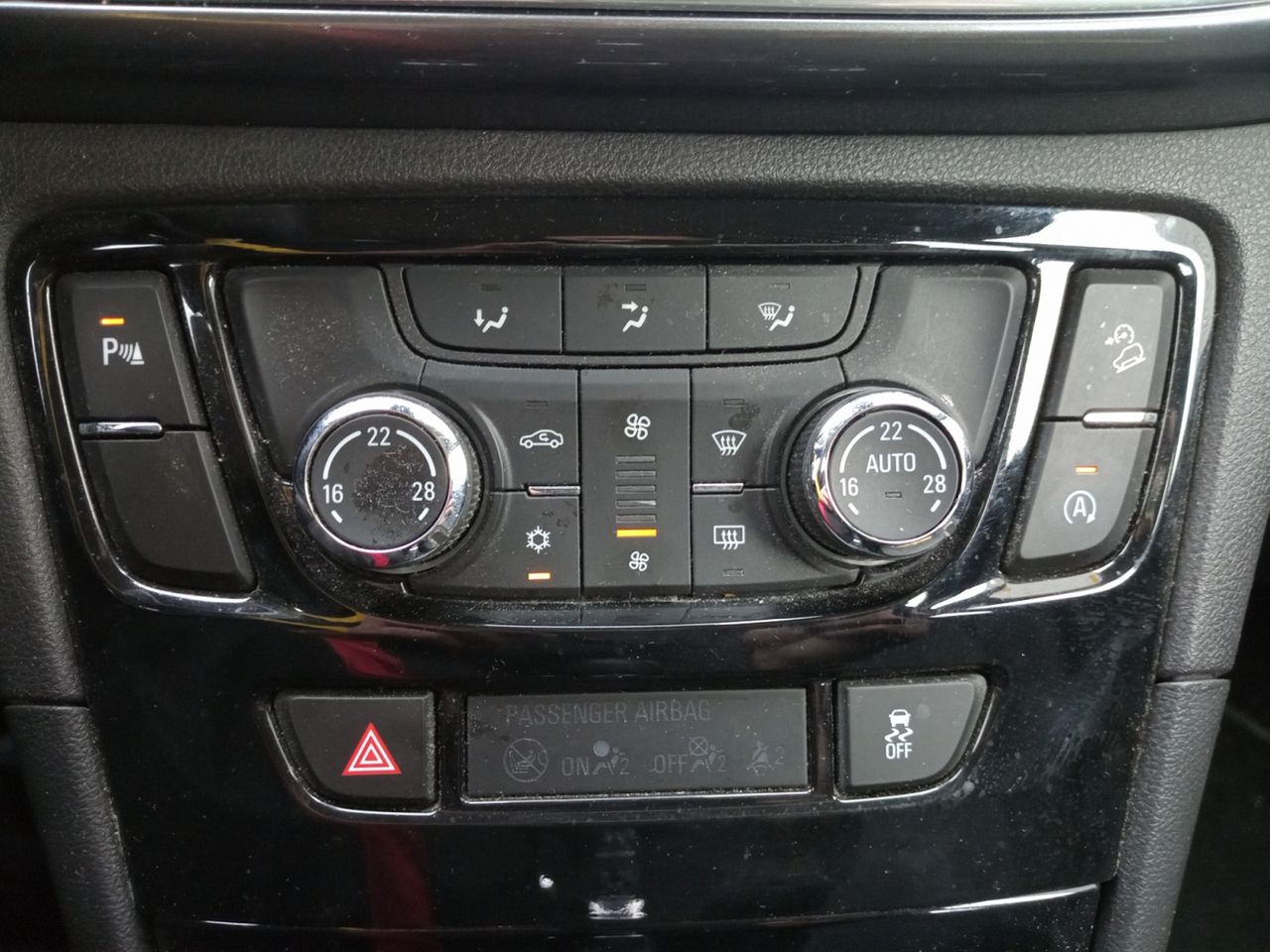 Foto Opel Mokka X 19
