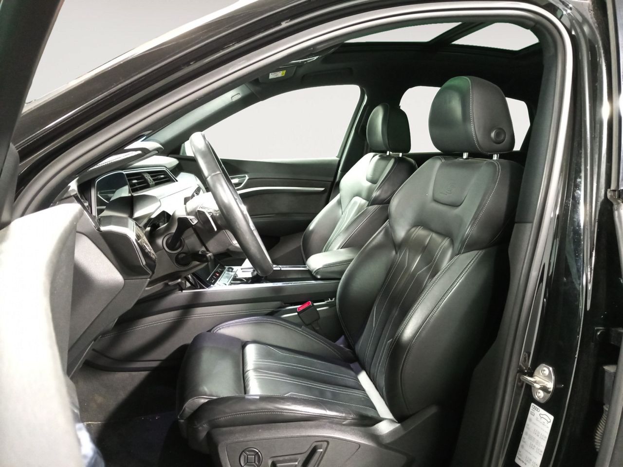 Foto Audi E-tron 8