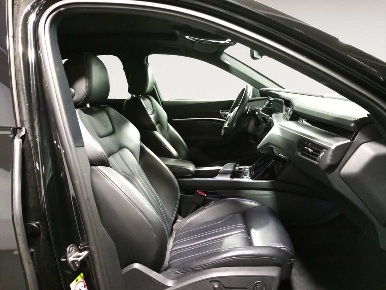 Foto Audi E-tron 10