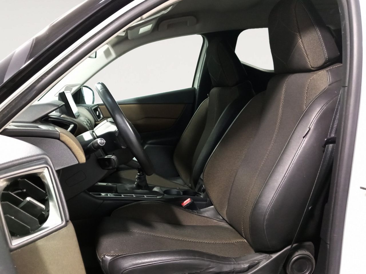 Foto DS Automobiles DS 3 9