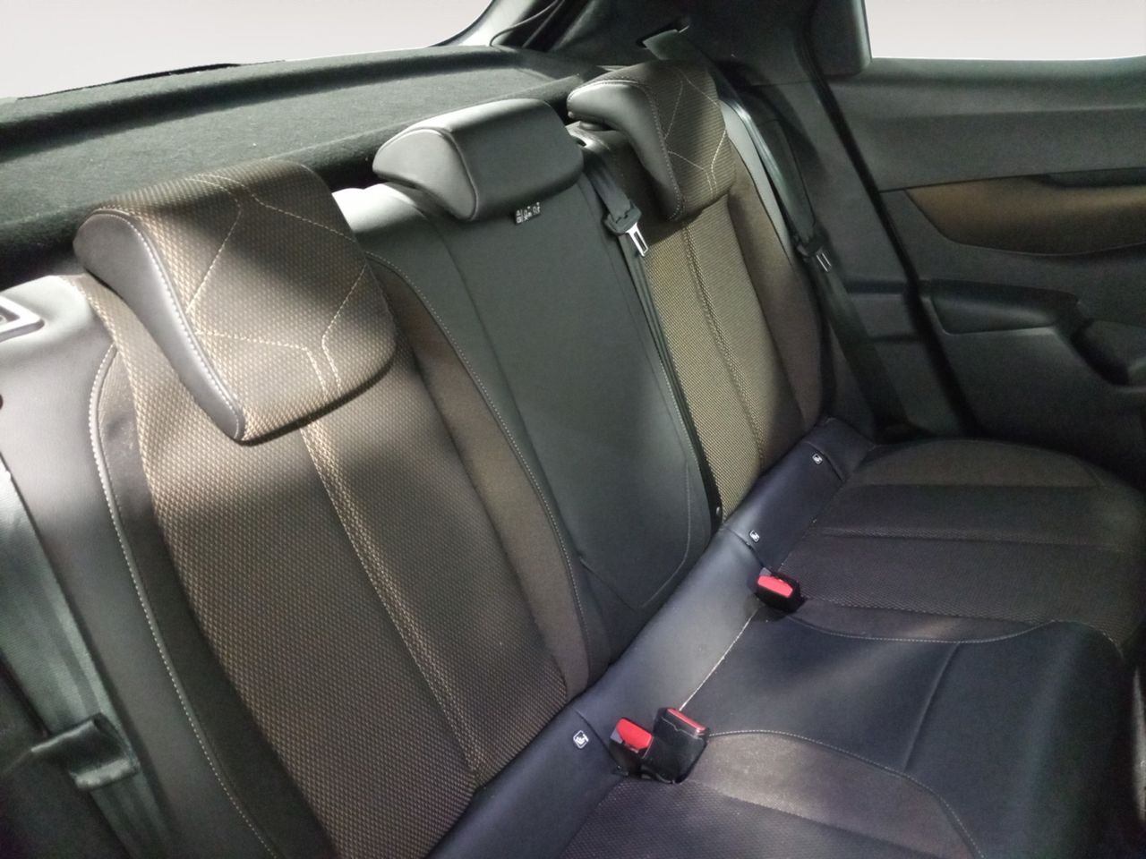 Foto DS Automobiles DS 3 10