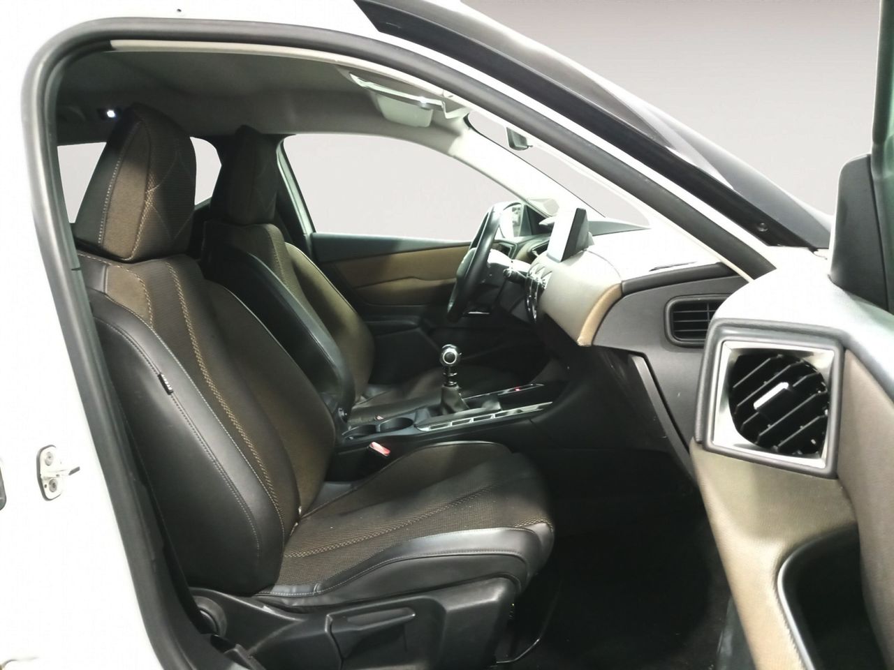 Foto DS Automobiles DS 3 11