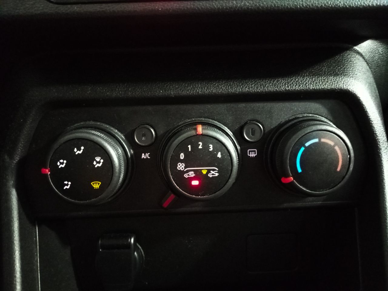 Foto Dacia Sandero 18