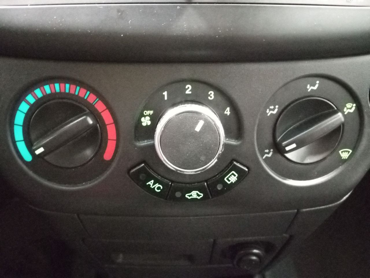 Foto Chevrolet Aveo 16