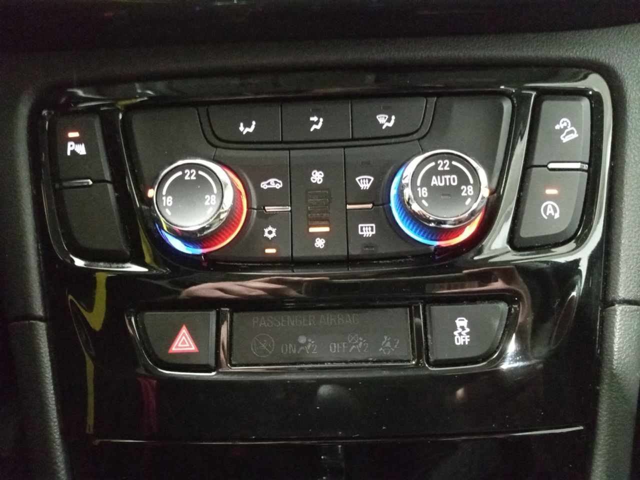 Foto Opel Mokka X 19
