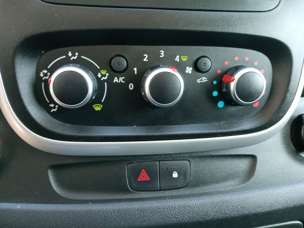 Foto Renault Trafic 17