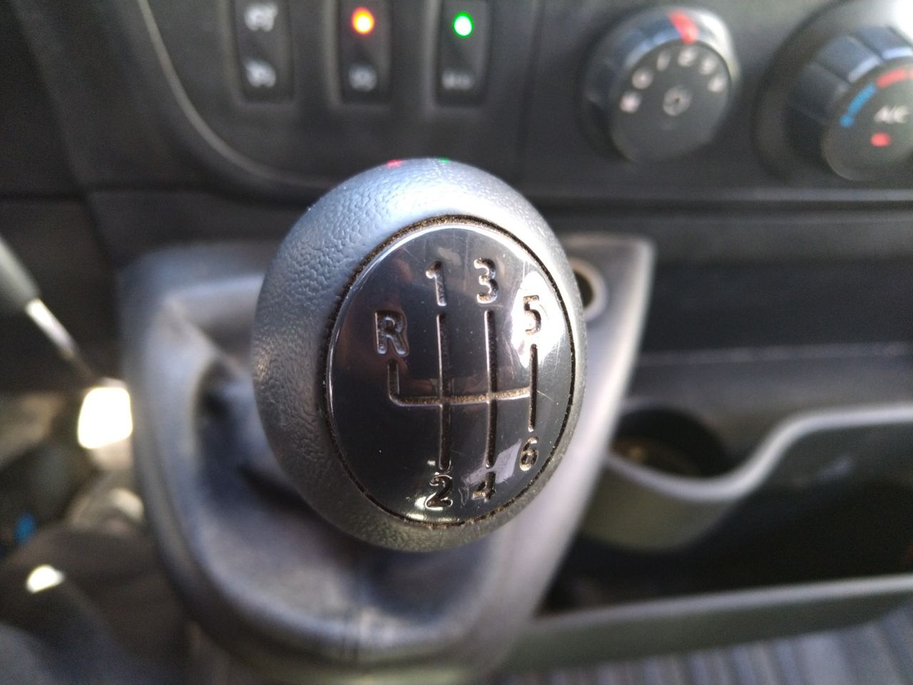 Foto Nissan NV400 11