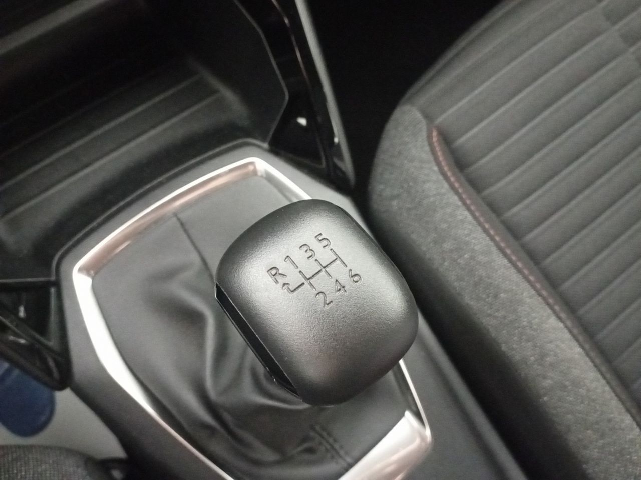 Foto Peugeot 2008 12