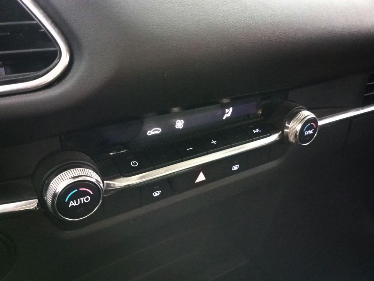 Foto Mazda CX-30 19