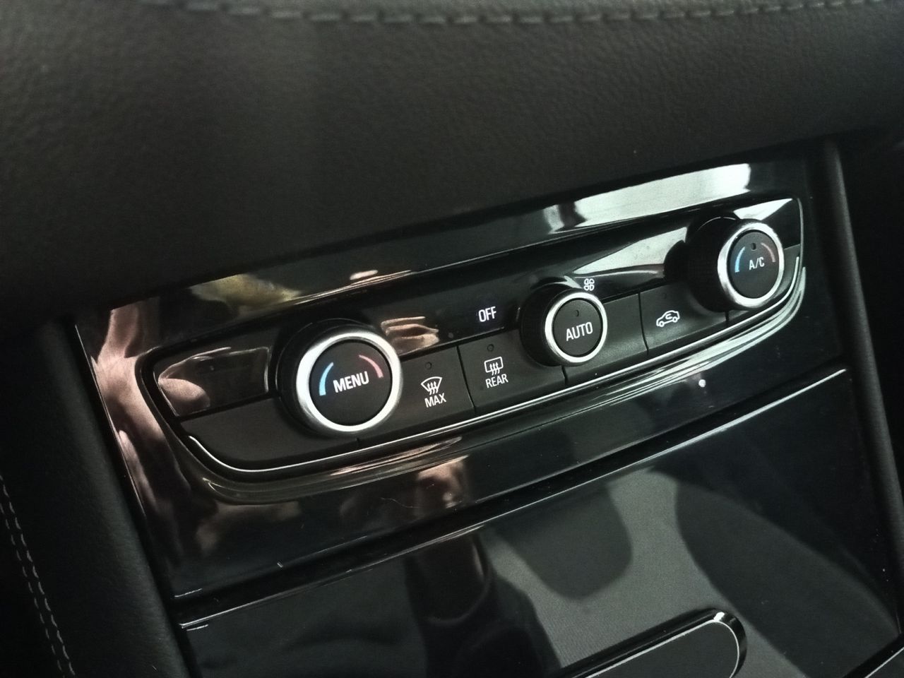 Foto Opel Grandland X 18