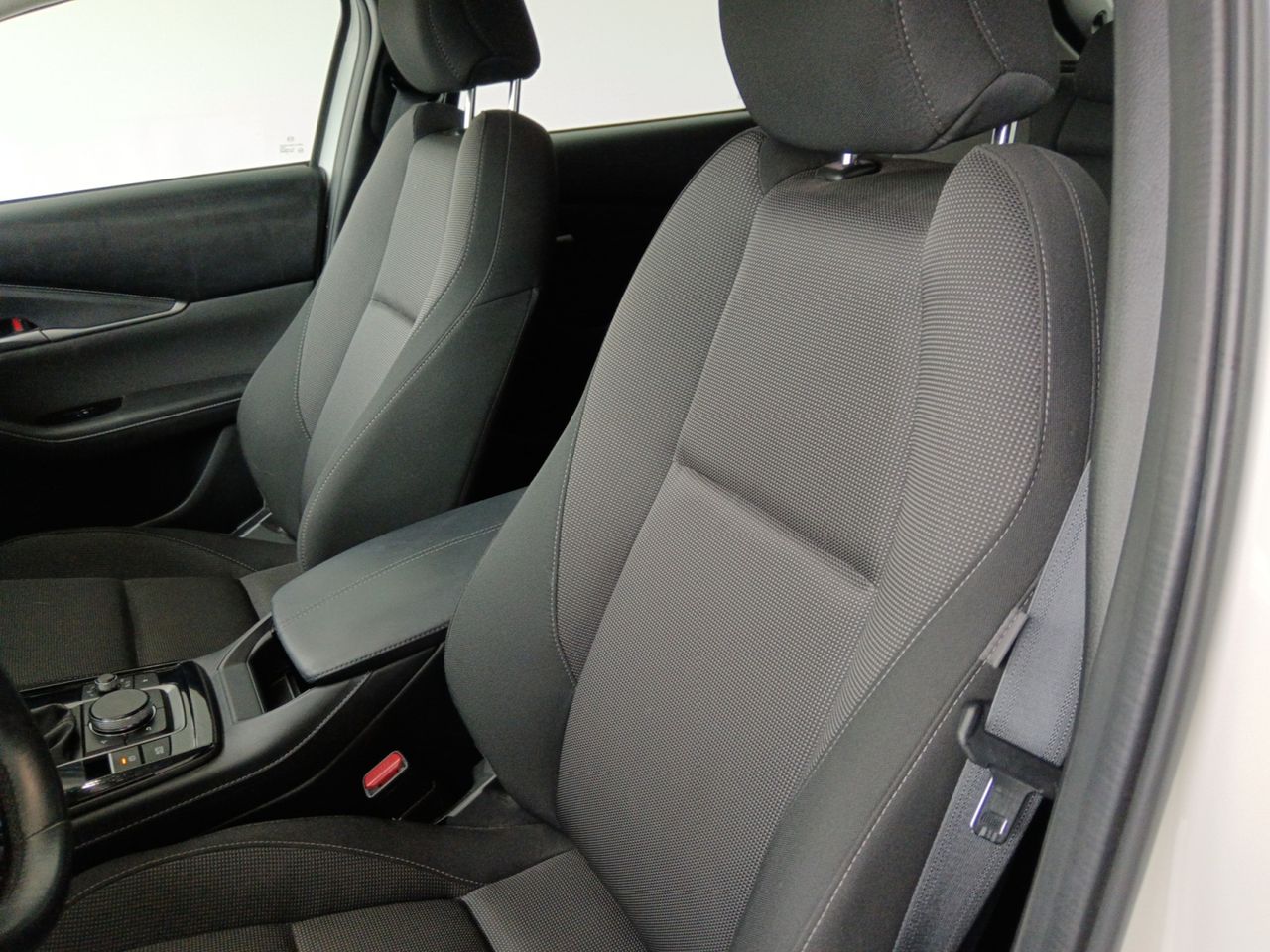 Foto Mazda CX-30 21