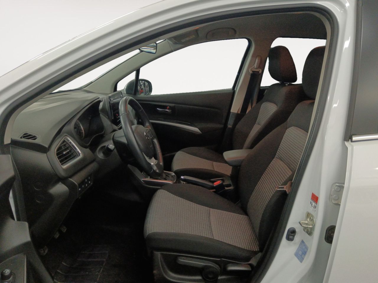 Foto Suzuki S-Cross 8