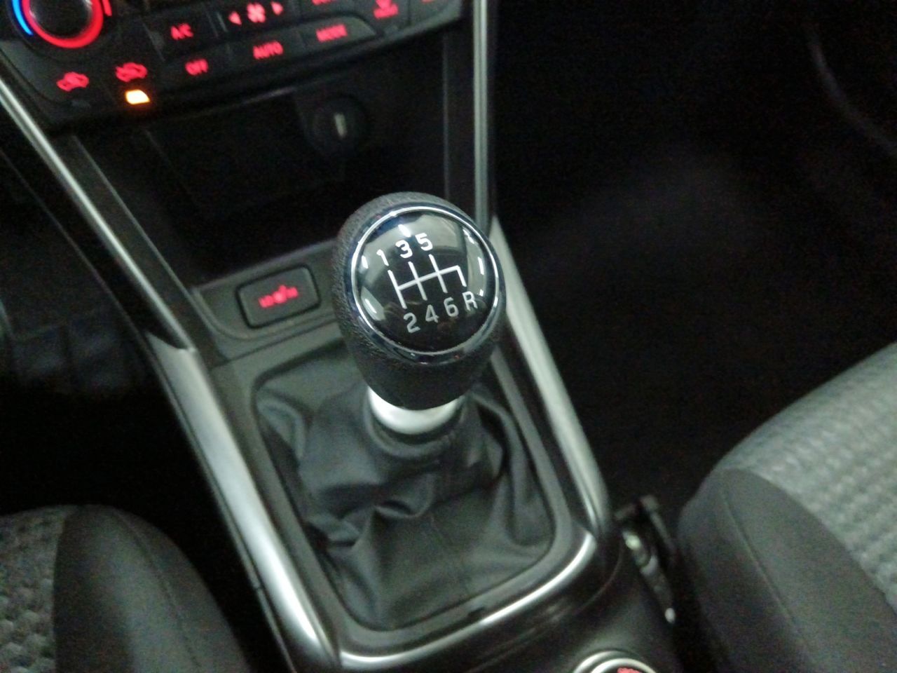Foto Suzuki S-Cross 12