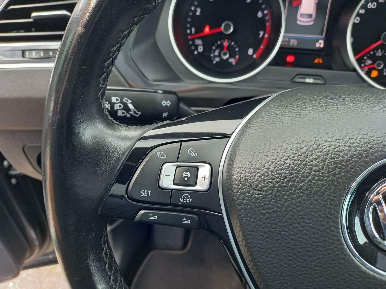Foto Volkswagen Tiguan 16