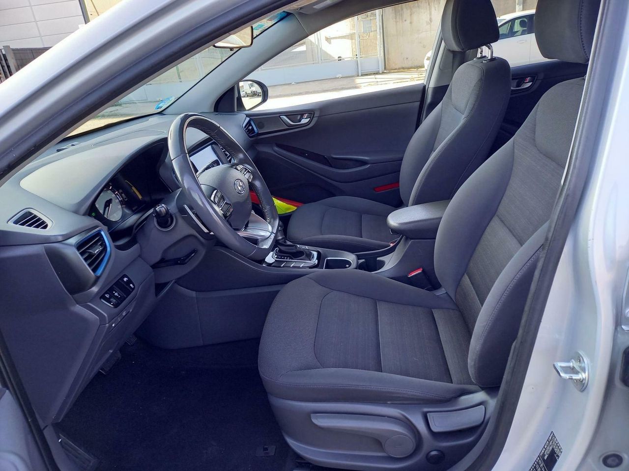 Foto Hyundai IONIQ 11