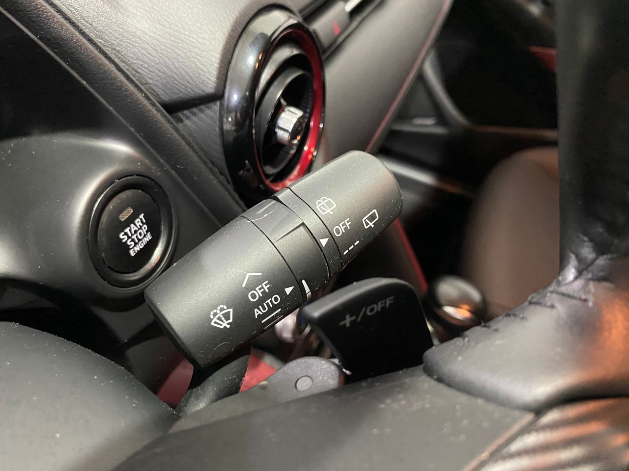 Foto Mazda CX-3 13